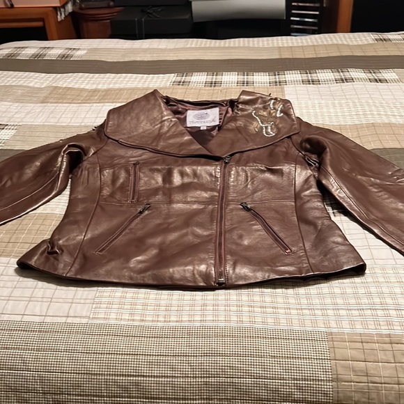 Beautiful deep coffee tones with great embroidery and glitter - Picture 2 of 7